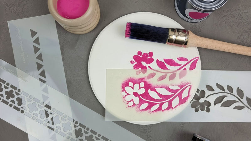 Stencil supremo Nicolette Tabram shares her stencilling tricks & background with Vintro Paint